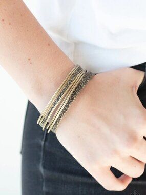 Paparazzi Jewelry Accessories - Full Circle - Brass Bracelet - Vintage